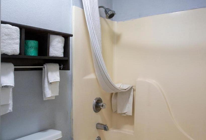 فندق على الطريق Oak Tree Inn