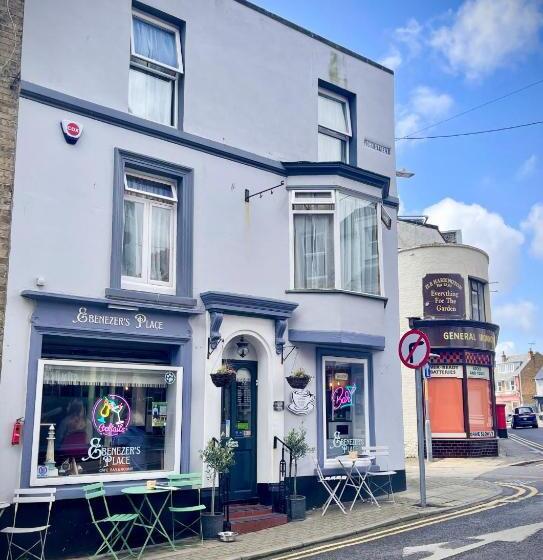 مبيت وإفطار Ebenezer S Place