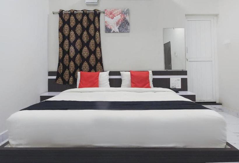 호텔 Capital O 67238 Park Regencys