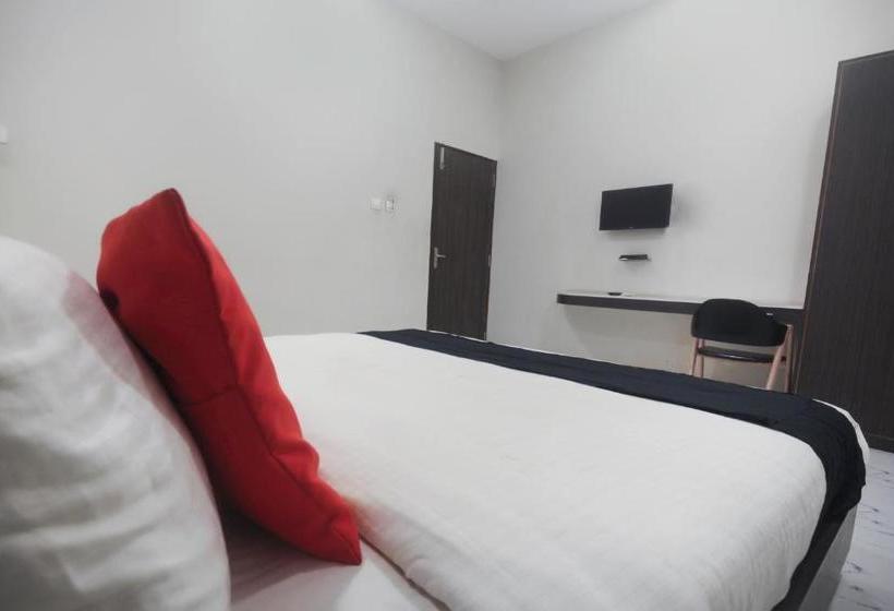 호텔 Capital O 67238 Park Regencys