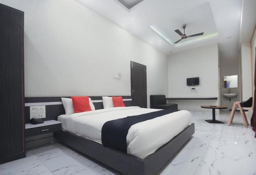 호텔 Capital O 67238 Park Regencys