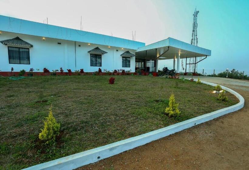 בית מלון כפרי Ceecee Grand Resort