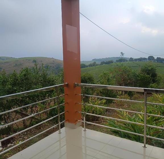 בית מלון כפרי Ceecee Grand Resort