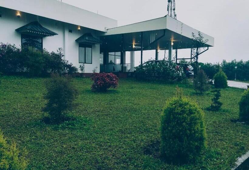 בית מלון כפרי Ceecee Grand Resort