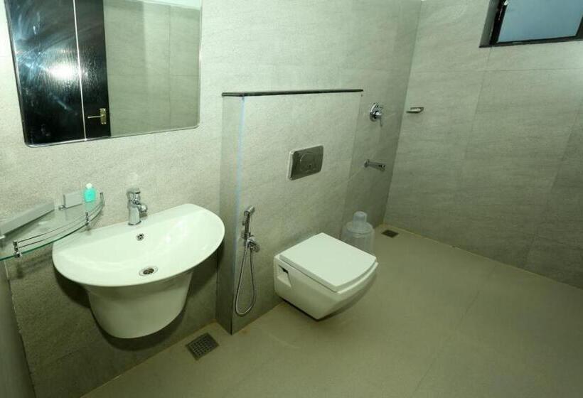 בית מלון כפרי Ceecee Grand Resort