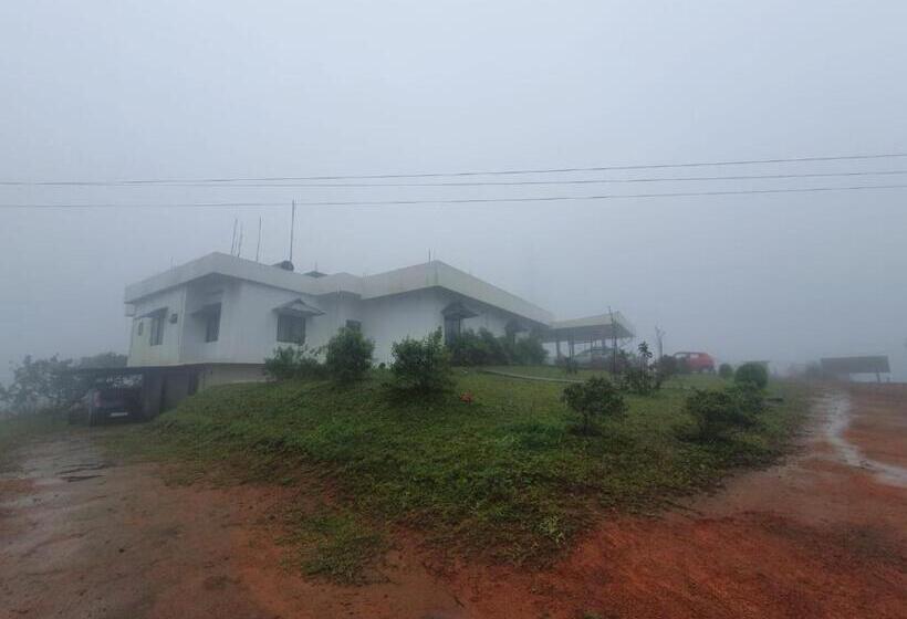 בית מלון כפרי Ceecee Grand Resort