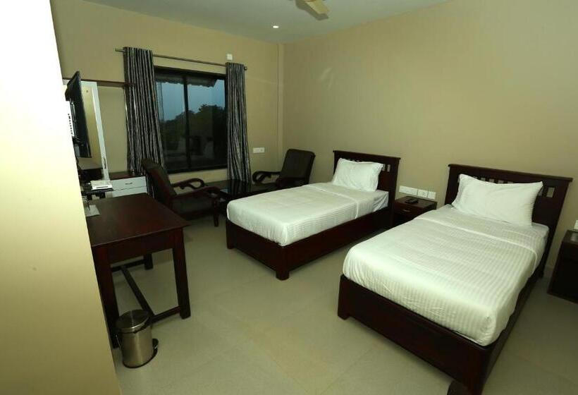 בית מלון כפרי Ceecee Grand Resort