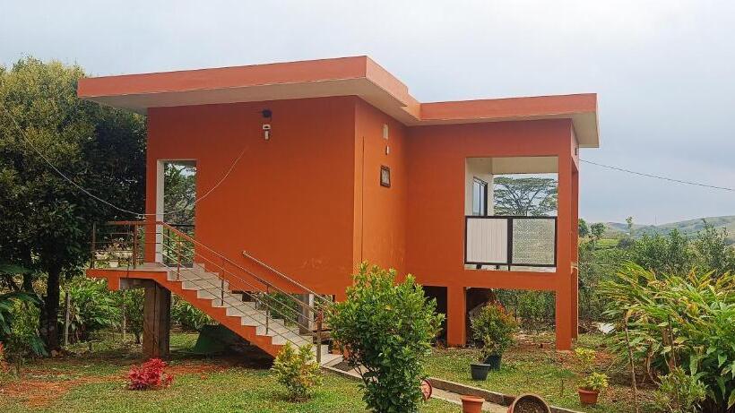 בית מלון כפרי Ceecee Grand Resort