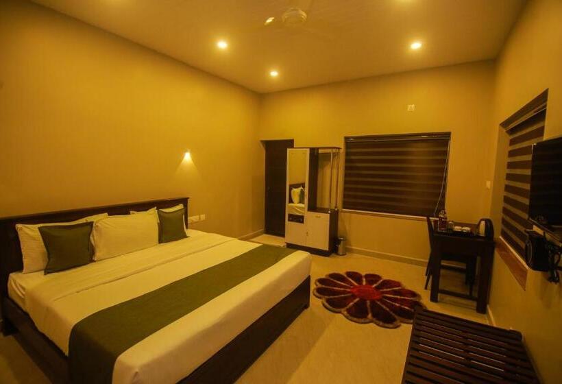فندق Ceecee Grand Resort