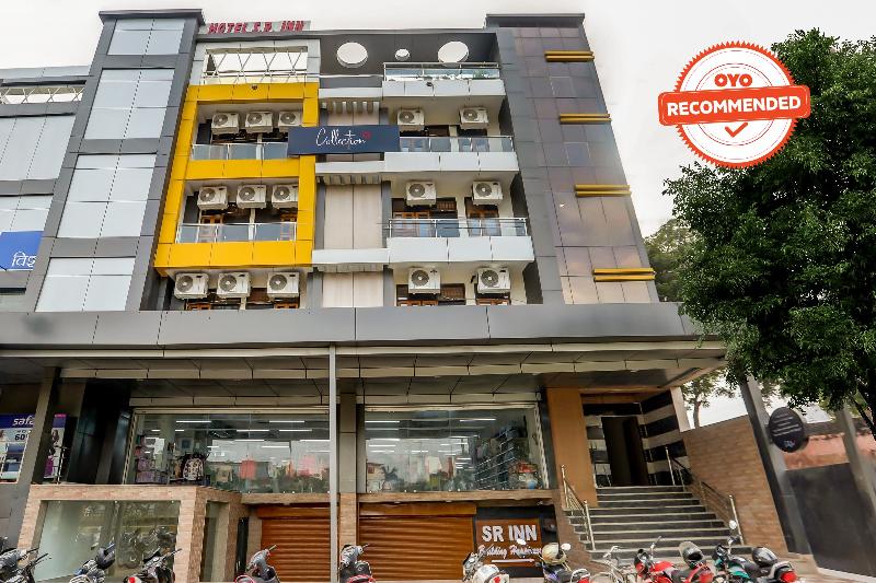 בית מלון כפרי Collection O Sr Inn Awas Vikas