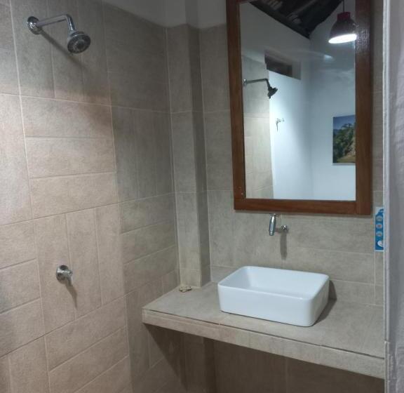 هتل El Leon Feliz Palomino