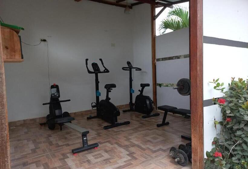 هتل El Leon Feliz Palomino