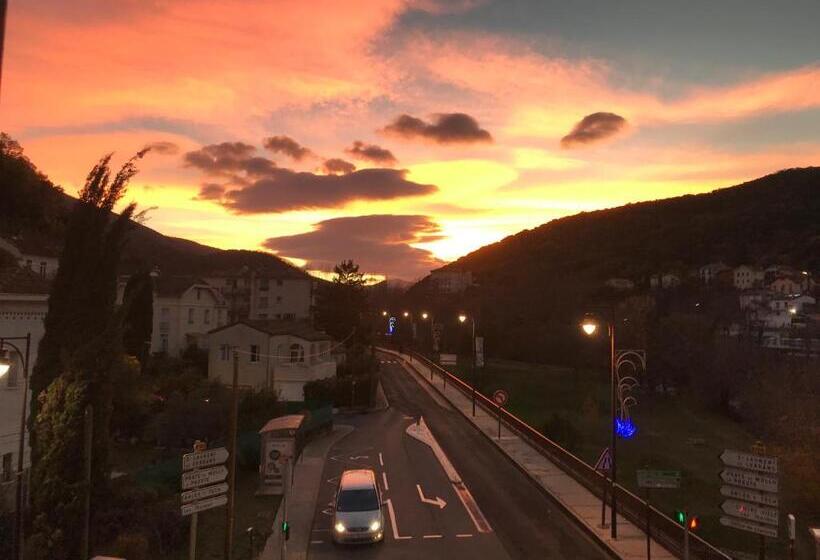 Отель Hébergements à La Rive, Accueil Ouvert Tous Les Jours Jusqu à 20h00 Dernier Délai, Depuis 30 Ans ! R