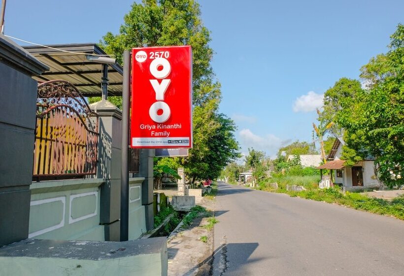 هتل Oyo 2570 Griya Kinanthi Family