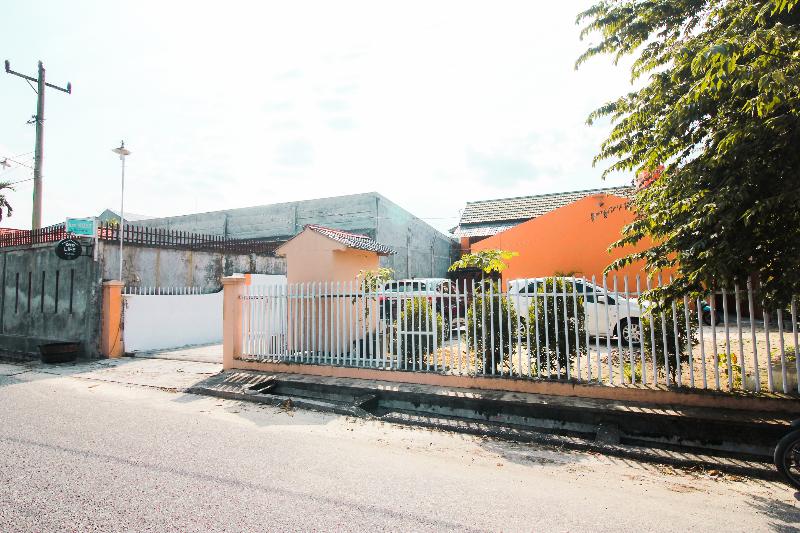 ホテル Oyo 2597 Km Kost