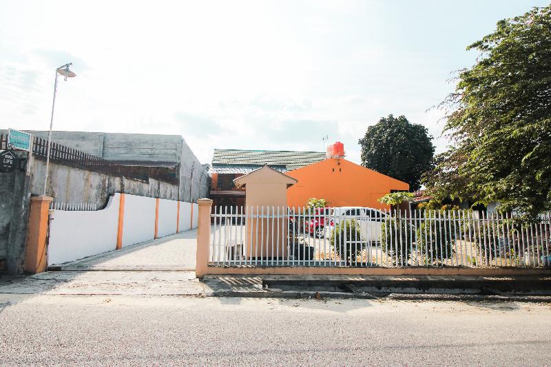 ホテル Oyo 2597 Km Kost