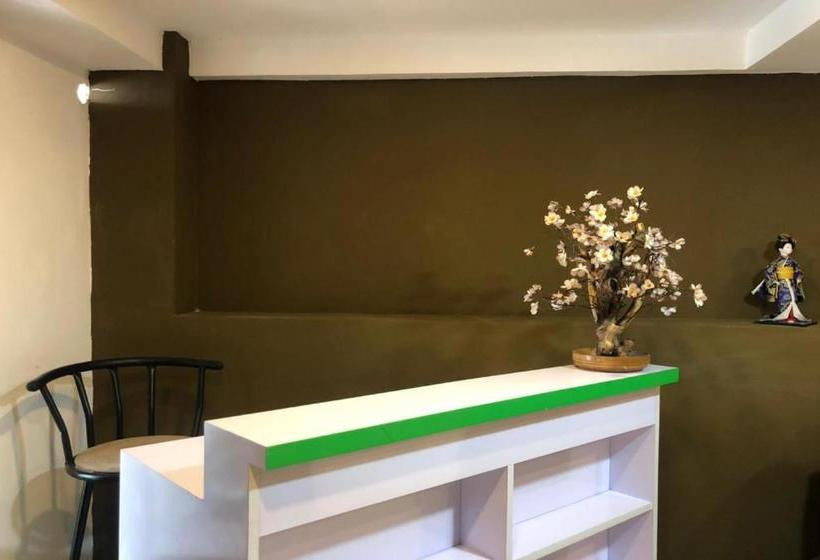 בית מלון כפרי Oyo 2646 Gunawan Residence