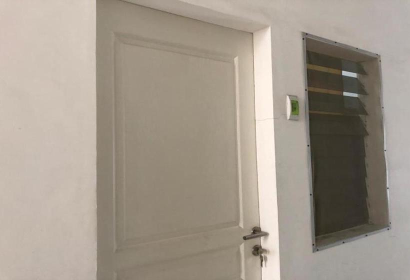 בית מלון כפרי Oyo 2646 Gunawan Residence