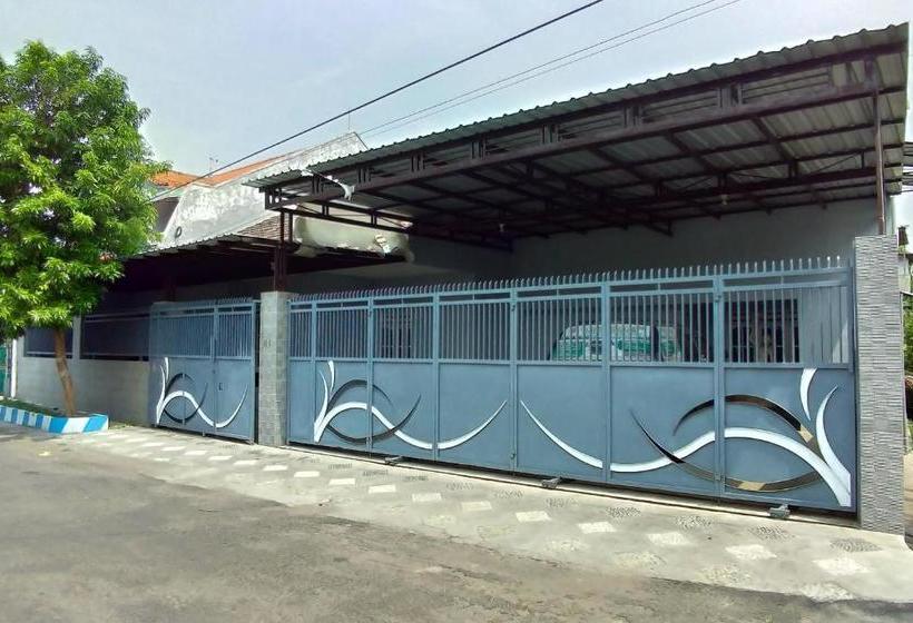 فندق Oyo 2663 Jombang Permai Syariah Residence