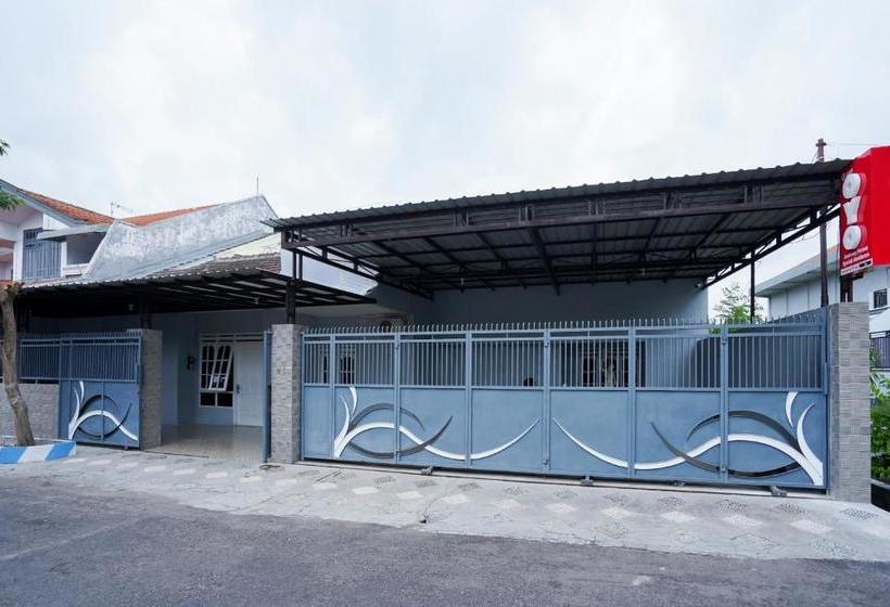 فندق Oyo 2663 Jombang Permai Syariah Residence