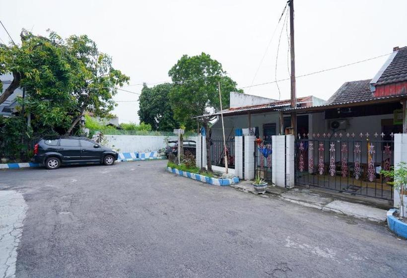 فندق Oyo 2663 Jombang Permai Syariah Residence