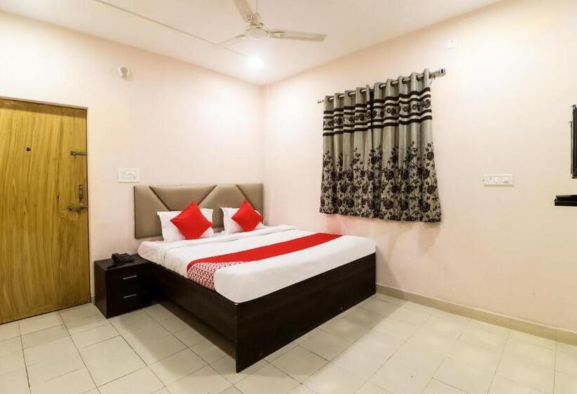 Отель Oyo 47091  Eagle