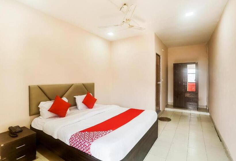 Отель Oyo 47091  Eagle