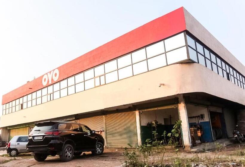 Отель Oyo 47091  Eagle