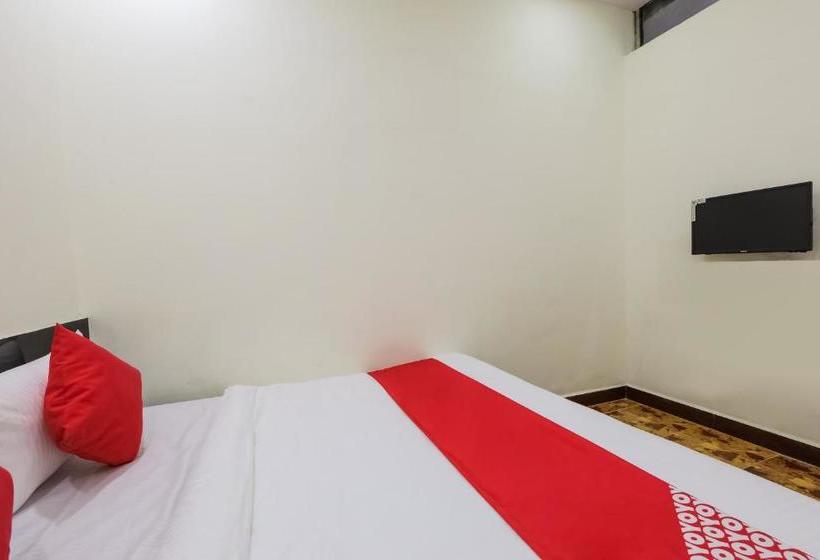 酒店 Oyo 48178 Pitambara Residency