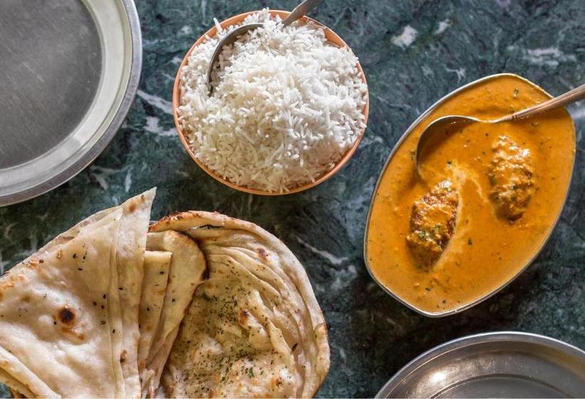 هتل Oyo 67190 Saurav Villa