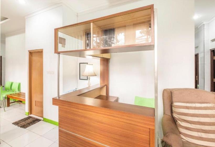 호텔 Oyo Life 2449 Sandila Residence