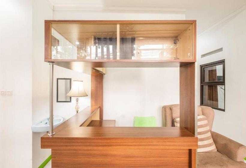 호텔 Oyo Life 2449 Sandila Residence