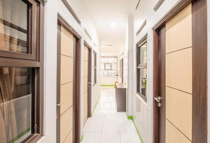 호텔 Oyo Life 2449 Sandila Residence