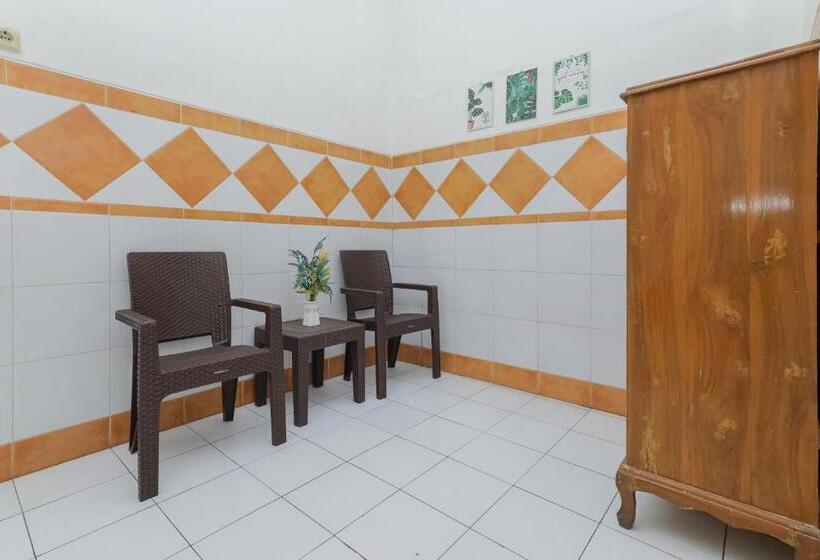 בית מלון כפרי Reddoorz Syariah At Mojosari