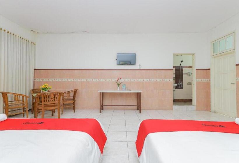 בית מלון כפרי Reddoorz Syariah At Mojosari