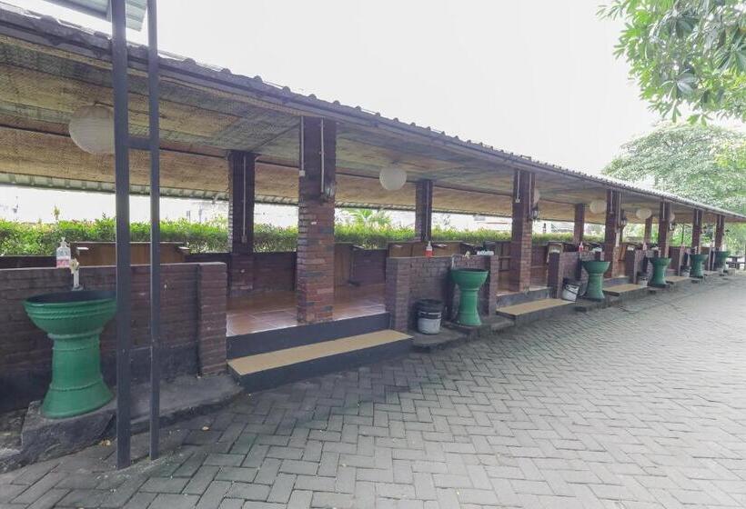 בית מלון כפרי Reddoorz Syariah At Mojosari