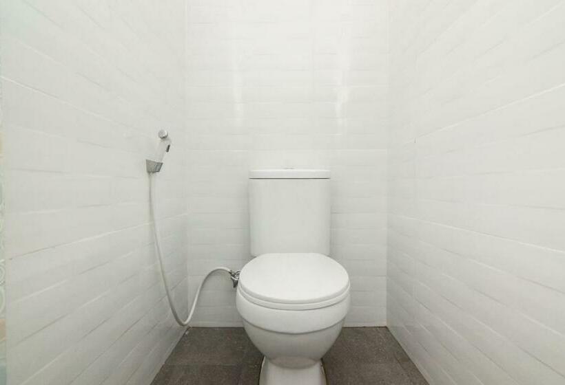 호텔 Reddoorz Syariah Near Tanjung Pinang City Center