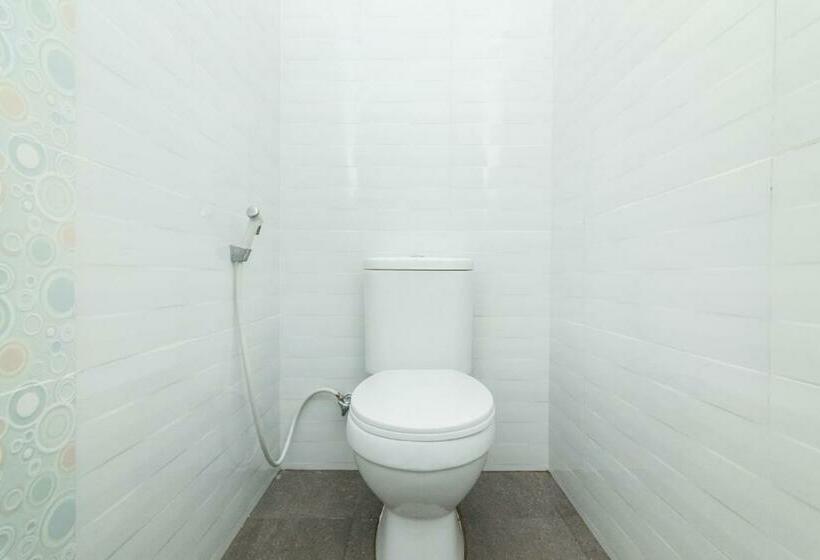 호텔 Reddoorz Syariah Near Tanjung Pinang City Center