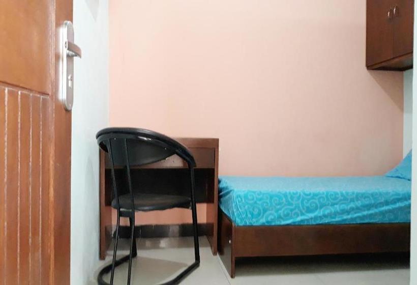 בית מלון כפרי Spot On 2714 Omah Ayu Syariah