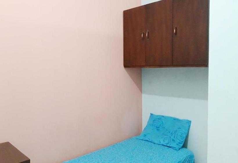 בית מלון כפרי Spot On 2714 Omah Ayu Syariah