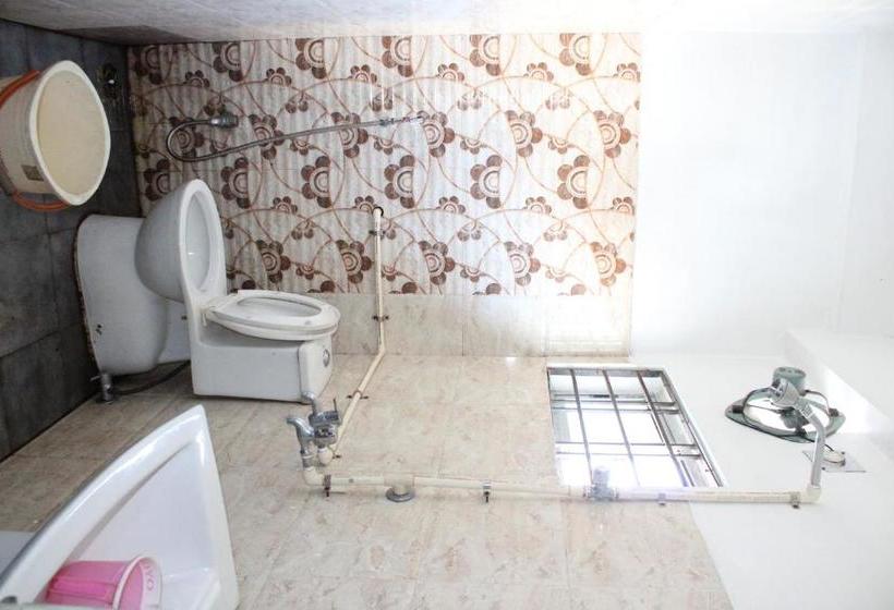 هتل Square Park A Unit Of Shivam Enterprise