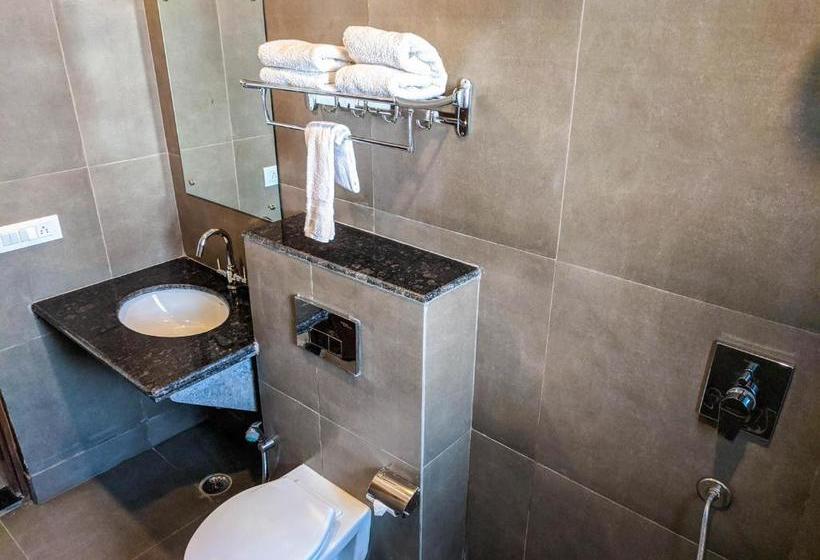 בית מלון כפרי Vrinda Anandam Resort