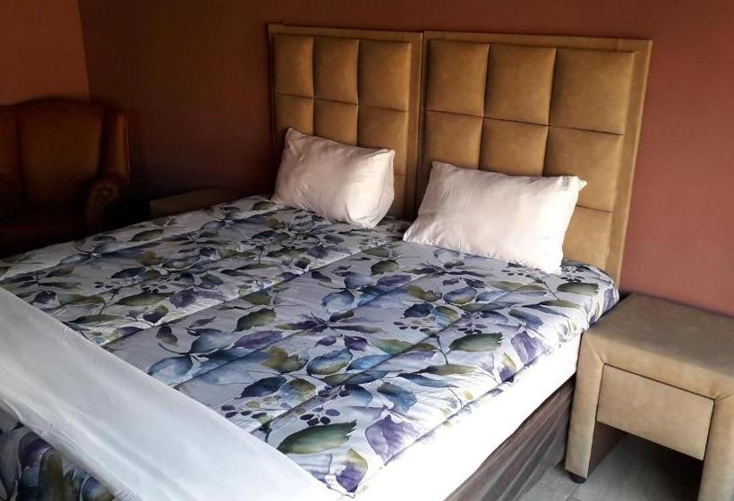 בית מלון כפרי Wccc Convention Centre