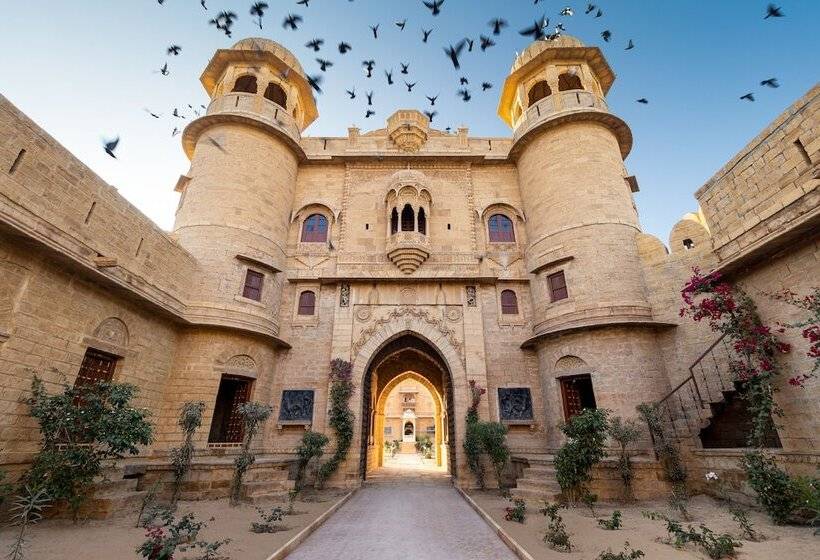 هتل Welcomheritage Mohangarh Fort