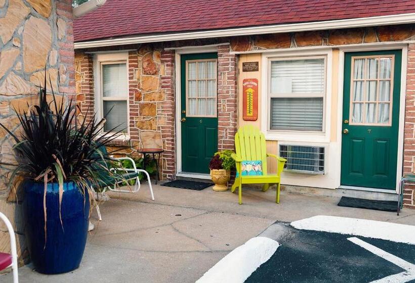 فندق على الطريق Rockwood Motor Court