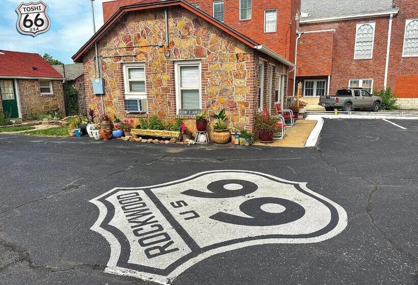 فندق على الطريق Rockwood Motor Court