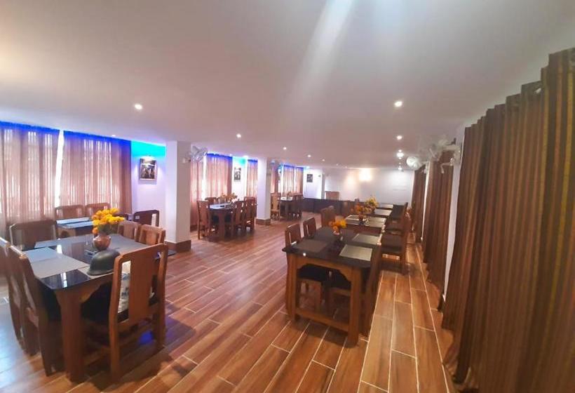 בית מלון כפרי Arms Near Sumi Boys School