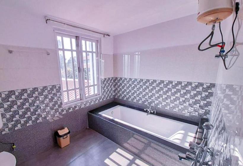 בית מלון כפרי Arms Near Sumi Boys School