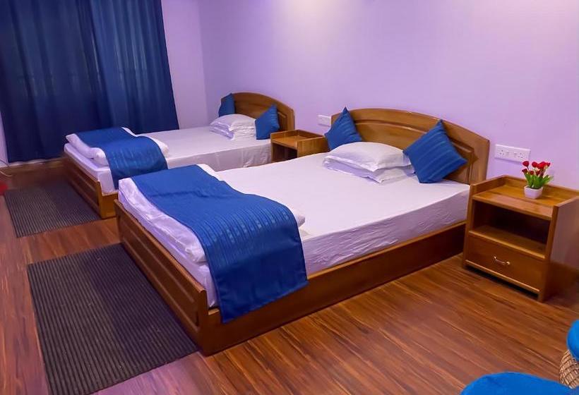 בית מלון כפרי Arms Near Sumi Boys School