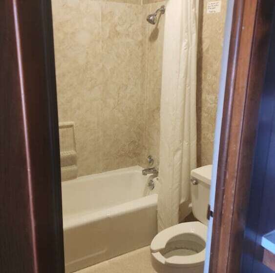 فندق على الطريق 1st Inn